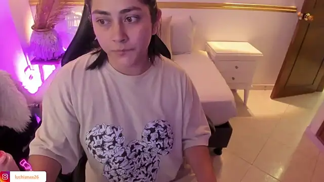 Snapshot of lucy26_ chatting on March 23, 2025, 2:04 am lucy26  online show from March 23, 2025, 2:04 am