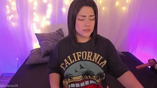 Snapshot of lucy26_ chatting on September 30, 2025, 2:28 am lucy26  online show from September 30, 2025, 2:28 am