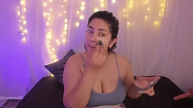 Snapshot of lucy26_ chatting on October 1, 2025, 1:55 am lucy26  online show from October 1, 2025, 1:55 am