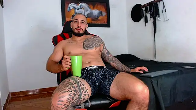 Snapshot of leonidas_18k chatting on February 28, 2025, 4:10 am leonidas 18k online show from February 28, 2025, 4:10 am