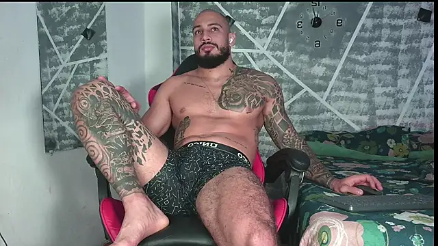 leonidas 18k online show from December 1, 2025, 3:40 am