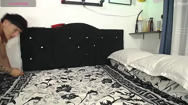 Tomas and liam online show from April 11, 2026, 3:36 am