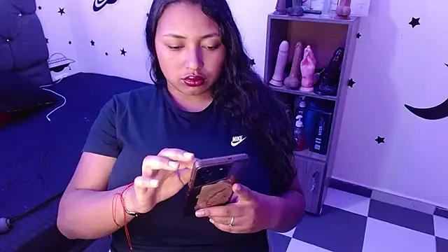 tatiana wd online show from March 16, 2025, 1:38 am