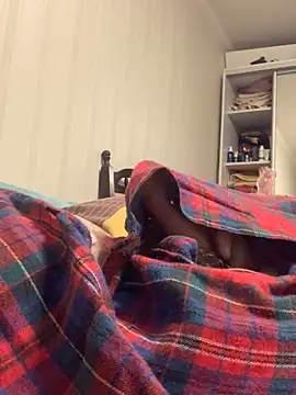 Snapshot of GHsveter chatting on September 24, 2025, 2:23 pm GHsveter online show from September 24, 2025, 2:23 pm