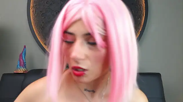 Snapshot of miss_sharlotte18 chatting on October 28, 2025, 6:07 pm miss sharlotte18 online show from October 28, 2025, 6:07 pm