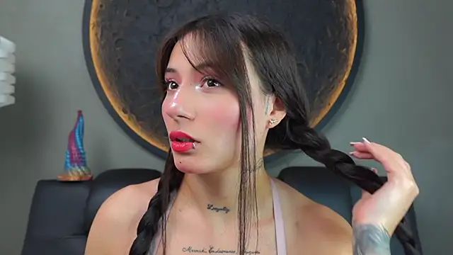 miss sharlotte18 online show from March 9, 2026, 6:11 pm