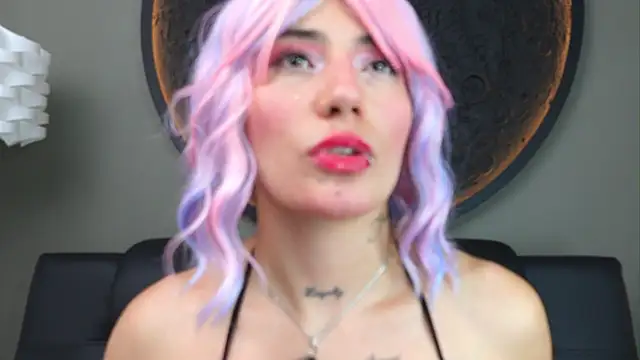 Snapshot of miss_sharlotte18 chatting on October 10, 2025, 7:04 pm miss sharlotte18 online show from October 10, 2025, 7:04 pm