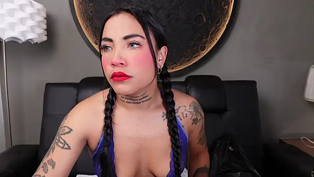 miss vaiolette online show from June 26, 2026, 11:05 am
