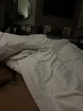 xxroom69 online show from October 24, 2025, 1:04 am