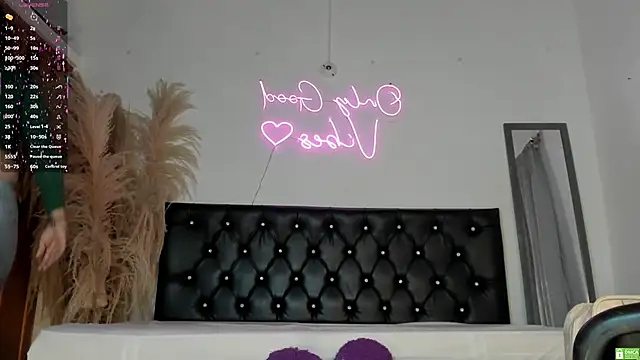 Snapshot of Bianka_olivetto021 chatting on October 3, 2025, 1:31 am Bianka olivetto021 online show from October 3, 2025, 1:31 am