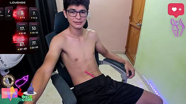 Snapshot of GoldenProject chatting on October 19, 2025, 2:03 am GoldenProject online show from October 19, 2025, 2:03 am