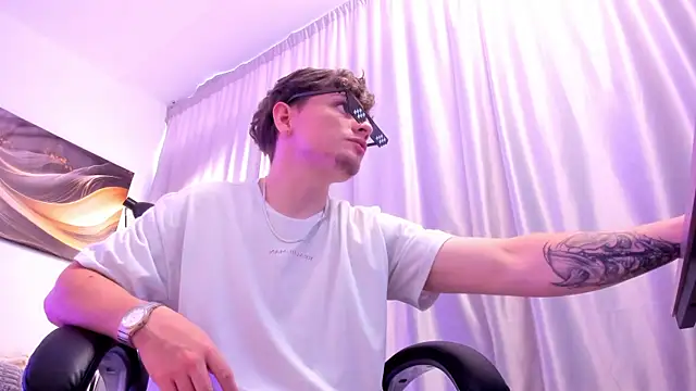 SALOME F0X  online show from November 16, 2025, 12:43 pm