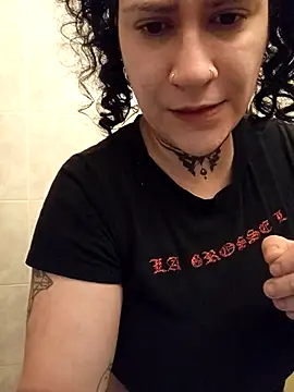 Snapshot of callmelouve chatting on October 22, 2025, 12:37 pm callmelouve online show from October 22, 2025, 12:37 pm