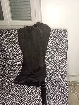 callmelouve online show from April 11, 2026, 3:05 pm