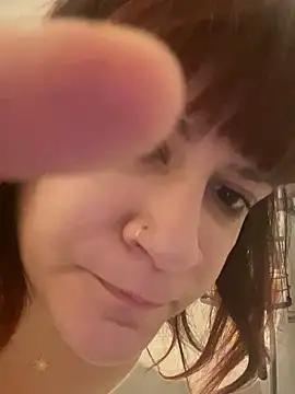 callmelouve online show from February 14, 2025, 2:23 pm
