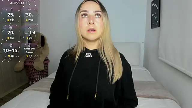 Snapshot of sophi_mooreno chatting on September 10, 2025, 12:31 am sophi mooreno online show from September 10, 2025, 12:31 am