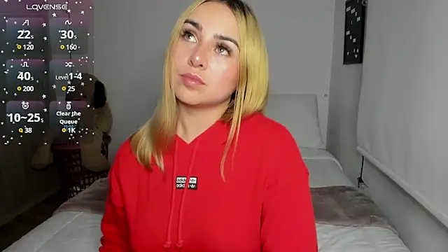 Snapshot of sophi_mooreno chatting on March 18, 2025, 4:40 am sophi mooreno online show from March 18, 2025, 4:40 am