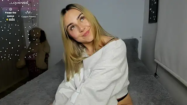 Snapshot of sophi_mooreno chatting on March 4, 2025, 5:21 am sophi mooreno online show from March 4, 2025, 5:21 am