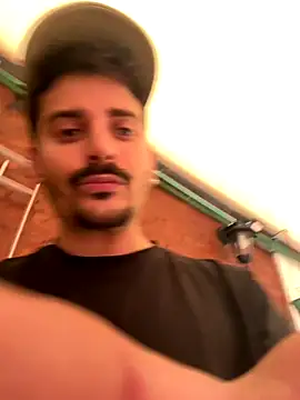 Snapshot of mrtnivnn chatting on November 2, 2025, 9:53 pm mrtnivnn online show from November 2, 2025, 9:53 pm