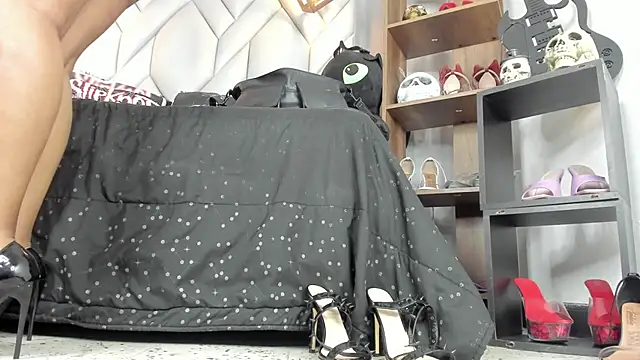 Snapshot of MirandaHaguen chatting on September 30, 2025, 9:43 pm MirandaHaguen online show from September 30, 2025, 9:43 pm