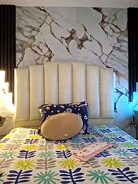 mollieblue69 online show from February 27, 2026, 1:00 pm