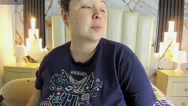 mollieblue69 online show from February 21, 2025, 12:49 pm
