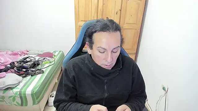 Snapshot of veronikstrixx chatting on July 8, 2026, 12:50 pm veronikstrixx online show from July 8, 2026, 12:50 pm