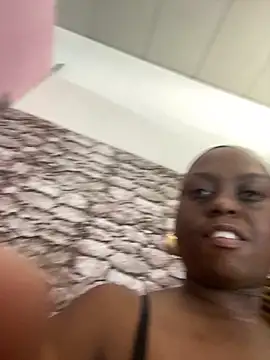 Snapshot of Biggblackboobs chatting on October 17, 2025, 7:44 am Biggblackboobs online show from October 17, 2025, 7:44 am