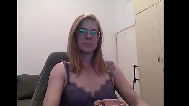 SavannaGirly online show from September 25, 2025, 9:15 am