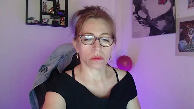 Snapshot of Chayla_Ruiz chatting on March 22, 2025, 1:08 pm Chayla Ruiz online show from March 22, 2025, 1:08 pm