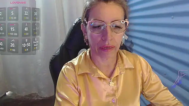 Chayla Ruiz online show from June 3, 2026, 1:23 pm