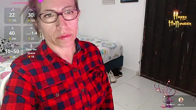 Snapshot of Chayla_Ruiz chatting on October 15, 2025, 9:17 am Chayla Ruiz online show from October 15, 2025, 9:17 am