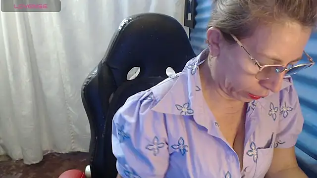 Chayla Ruiz online show from April 6, 2026, 12:39 pm