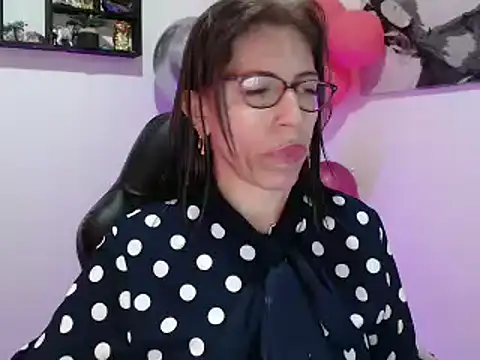 Snapshot of Chayla_Ruiz chatting on February 25, 2025, 10:31 pm Chayla Ruiz online show from February 25, 2025, 10:31 pm