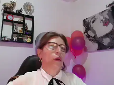 Snapshot of Chayla_Ruiz chatting on March 4, 2025, 9:43 pm Chayla Ruiz online show from March 4, 2025, 9:43 pm