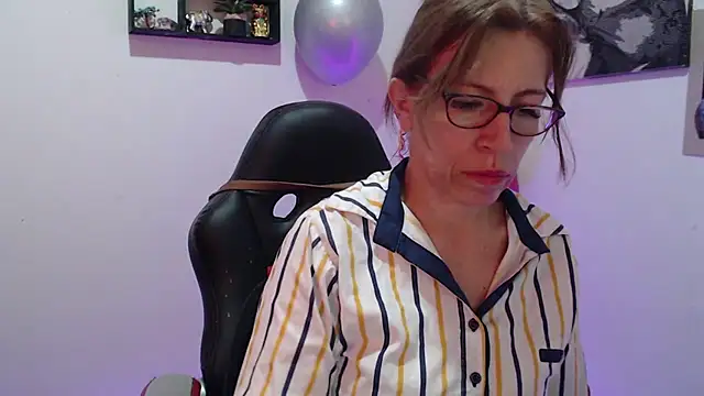 Snapshot of Chayla_Ruiz chatting on March 19, 2025, 12:48 am Chayla Ruiz online show from March 19, 2025, 12:48 am