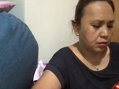 Snapshot of Lhadycarolyn chatting on March 10, 2025, 1:10 pm Lhadycarolyn online show from March 10, 2025, 1:10 pm