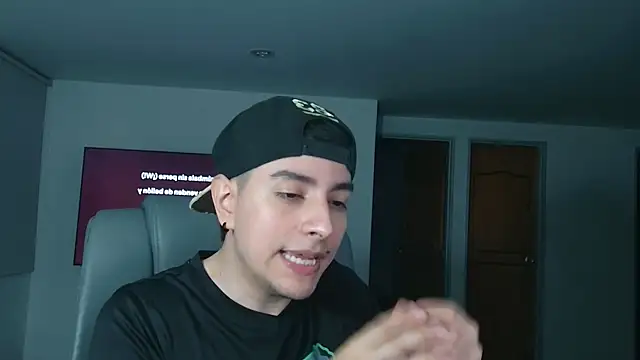 Snapshot of Jhoan_saenz chatting on November 7, 2025, 12:26 am Jhoan saenz online show from November 7, 2025, 12:26 am