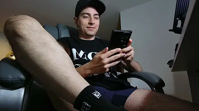 Snapshot of Jhoan_saenz chatting on December 3, 2025, 3:40 am Jhoan saenz online show from December 3, 2025, 3:40 am