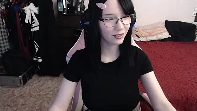 Snapshot of Maya_Viola chatting on March 3, 2025, 8:41 am Maya Viola online show from March 3, 2025, 8:41 am