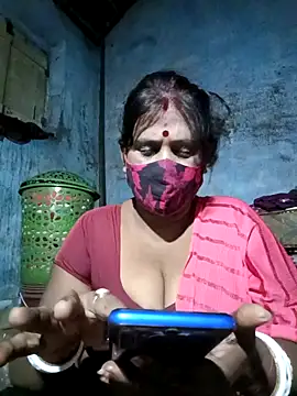 parioo7 online show from October 7, 2025, 5:36 pm