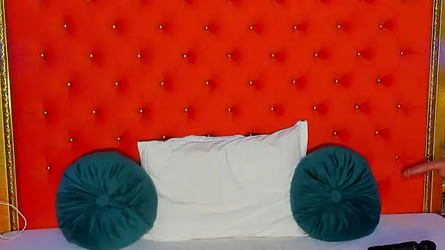 VallerieJones online show from February 28, 2025, 8:31 am