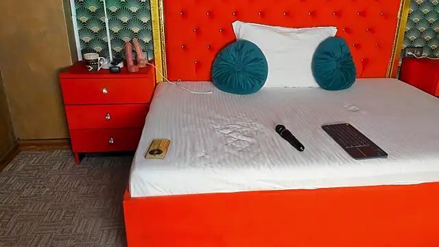 Snapshot of VallerieJones chatting on October 24, 2025, 7:46 pm VallerieJones online show from October 24, 2025, 7:46 pm