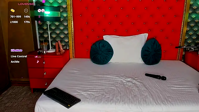 Snapshot of VallerieJones chatting on October 6, 2025, 8:59 am VallerieJones online show from October 6, 2025, 8:59 am