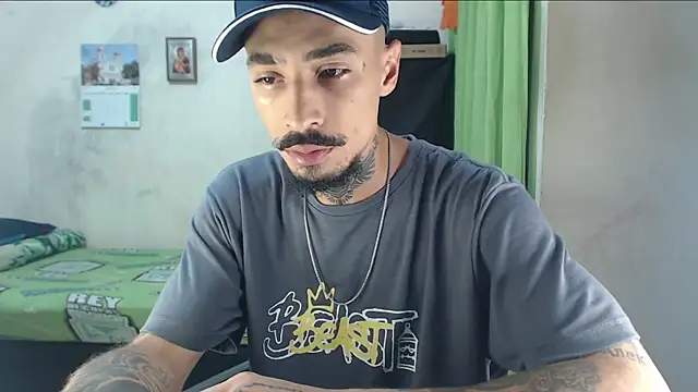 emiliano hottt online show from June 10, 2026, 12:28 pm