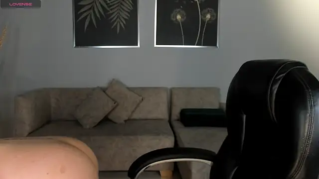 Snapshot of JadeEvansX chatting on March 9, 2025, 12:10 am JadeEvansX online show from March 9, 2025, 12:10 am