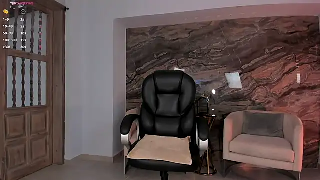 Snapshot of MaryLewis_ chatting on October 24, 2025, 12:37 pm MaryLewis online show from October 24, 2025, 12:37 pm