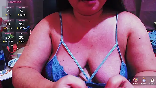 Snapshot of Alliayah_Hollyx chatting on March 7, 2025, 6:13 am Alliayah Hollyx online show from March 7, 2025, 6:13 am