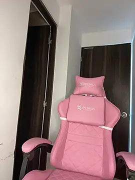 jailyncam  online show from June 10, 2026, 2:29 pm