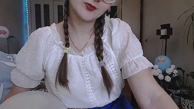 Snapshot of KiraGoldens chatting on September 29, 2025, 6:31 am KiraGoldens online show from September 29, 2025, 6:31 am